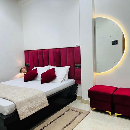 ורנאסי Aura Homestay מראה חיצוני תמונה
